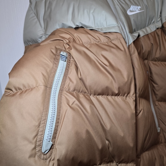 New Nike Windrunner PrimaLoft FB8185-248 Men’s Size M- Brown‎ Jacket Coat $250 - Picture 2 of 9